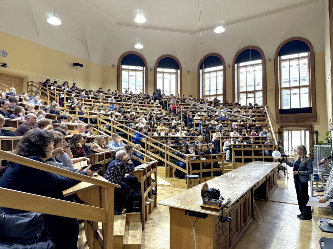 Изображение: В Политехе стартовал новый сезон открытого лектория по физике для школьников